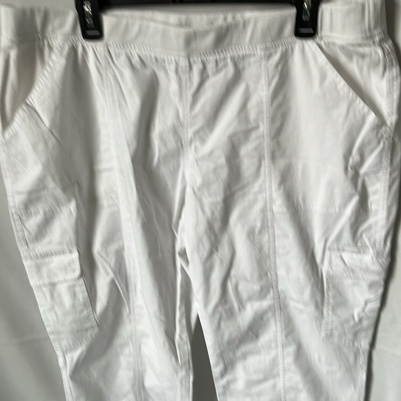 Weekends by Chico’s Capris - Picture 3 of 12